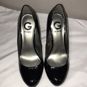 LADIES GUESS HEELS
